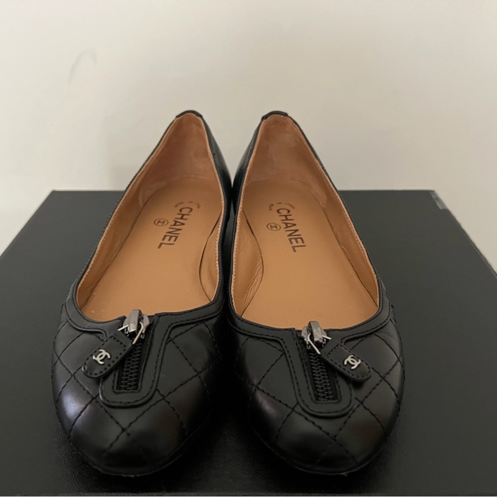 CHANEL Black Quilted Flats with Zipper - Authentic